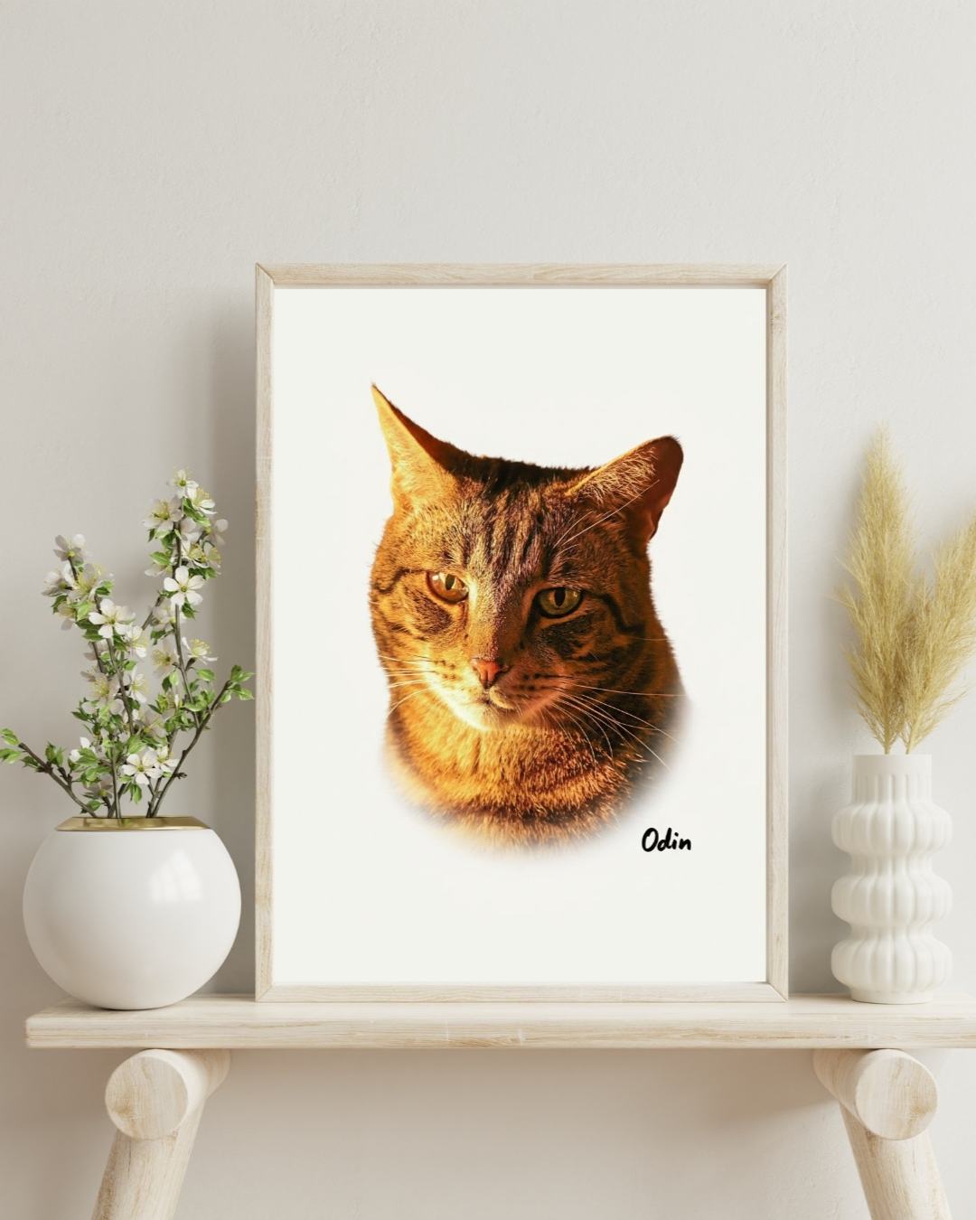 Mockup con retrato de gato tabby pintado realismo- MascotArte